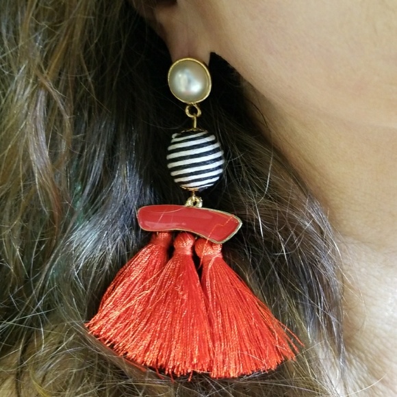 SOLD OUT - GIFT W/PURCHASE Tassel Earrings - Picture 2 of 5